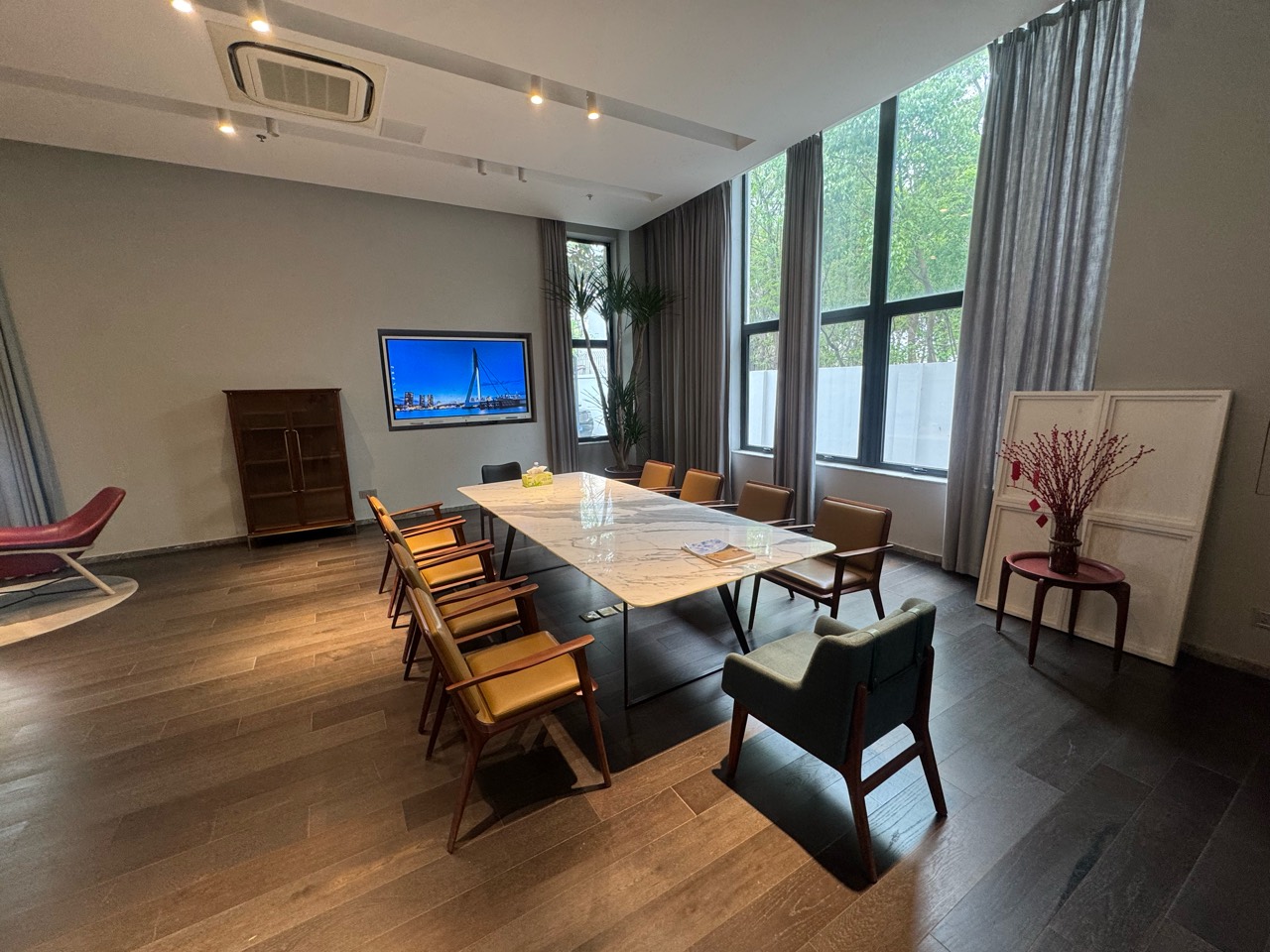 Tables and seating in a window-side display area